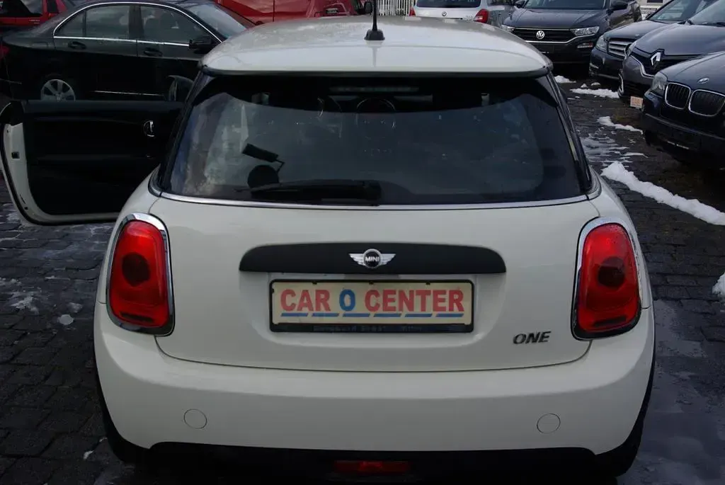 Begagnad Mini ONE 75 HK (55 kW) 2016 Vit Halvkombi