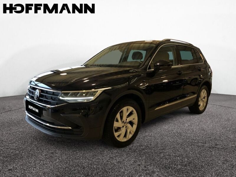 Deep black pearlescent Gebraucht 2023 VW Tiguan Life SUV | 27.650 € (Guter Preis) - Bild 1/4