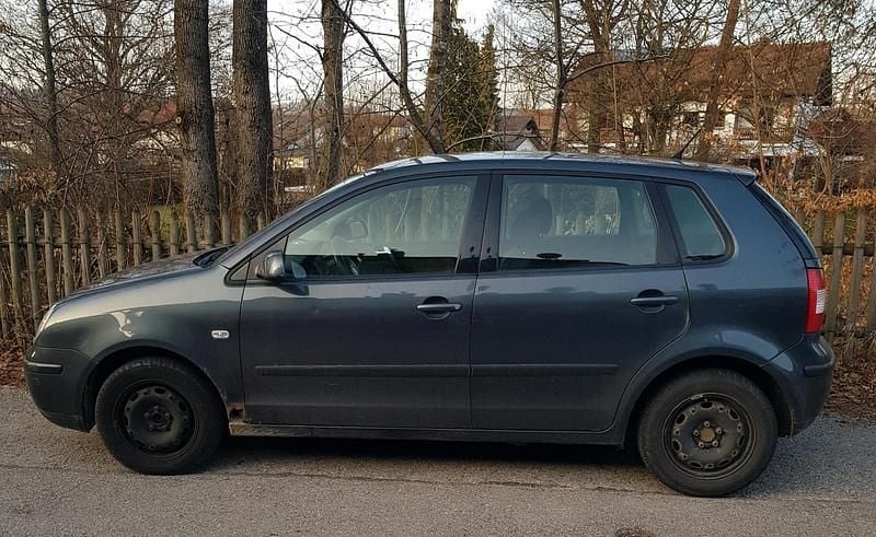 Gebraucht VW Polo 64 PS (47 kW) 2003 Grau Kleinwagen