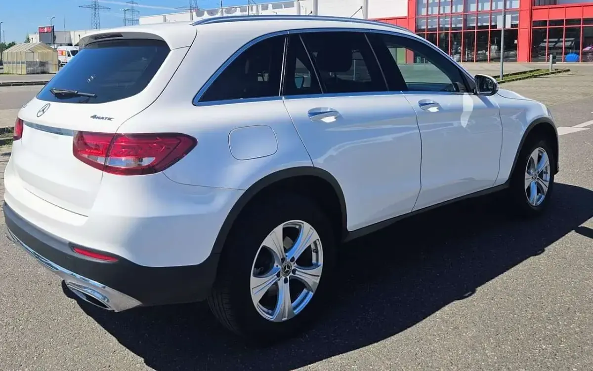 Gebraucht Mercedes GLC300 Exclusive 245 PS (180 kW) 2017 Weiß SUV
