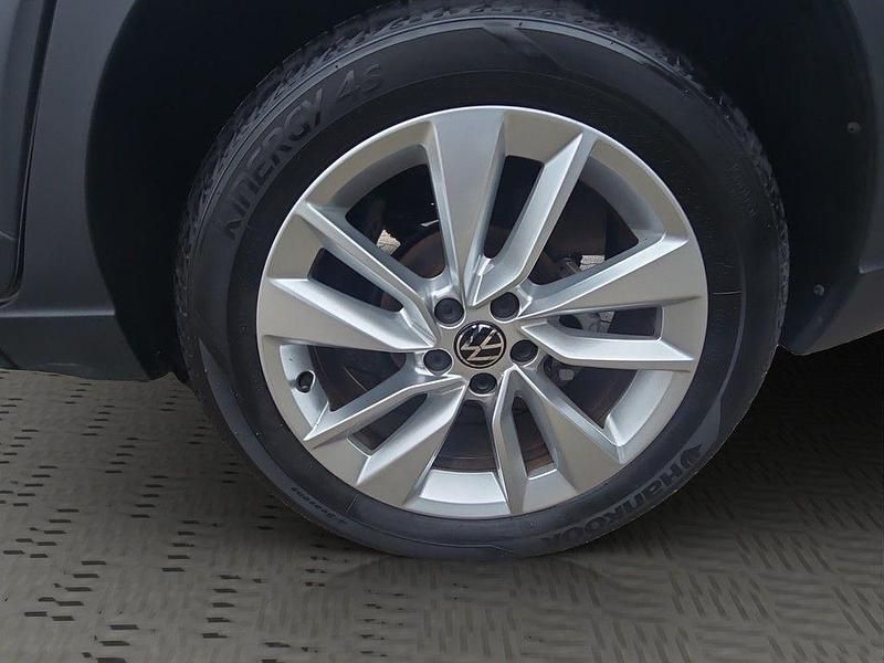 Używany VW Taigo Life 150 KM (110 kW) 2024 Srebrny SUV