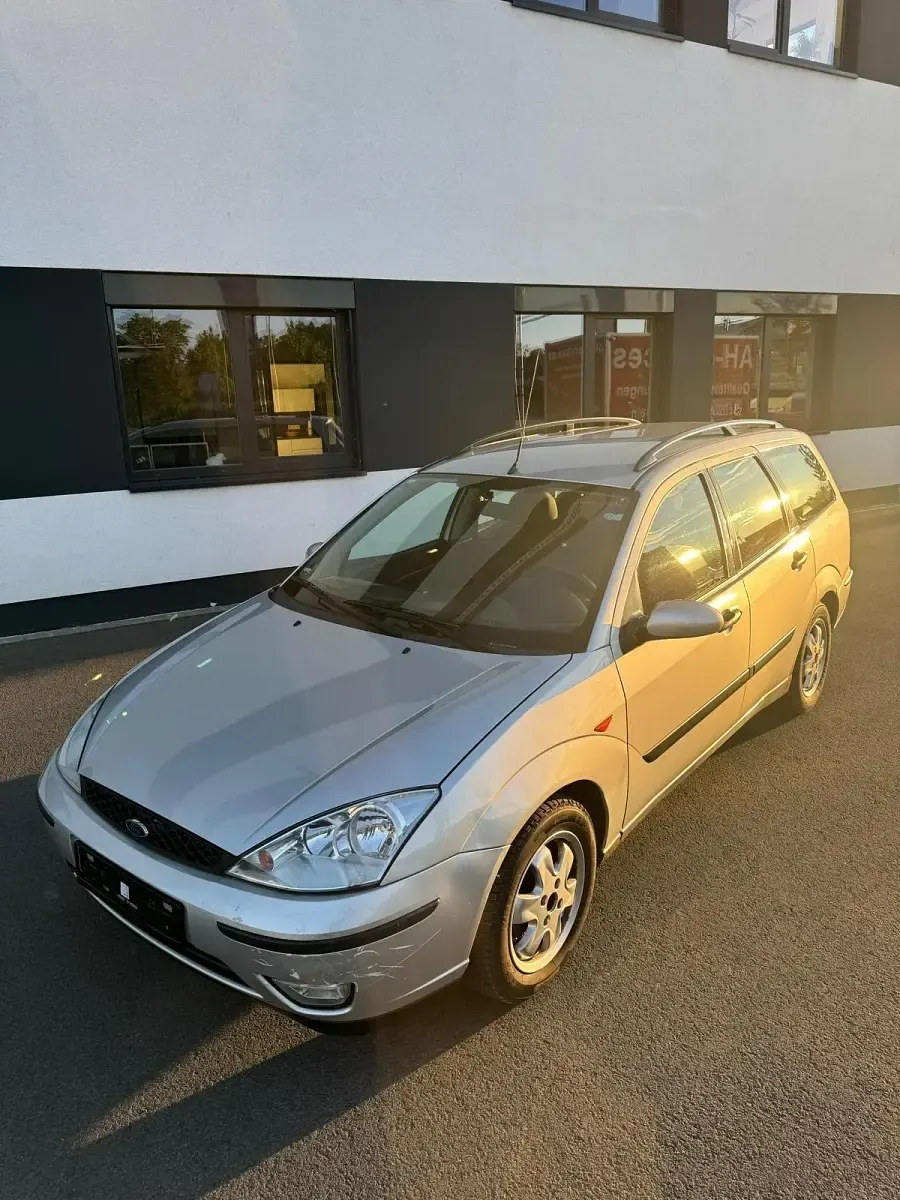 Używany Ford Focus 116 KM (85 kW) 2002 Srebrny Kombi
