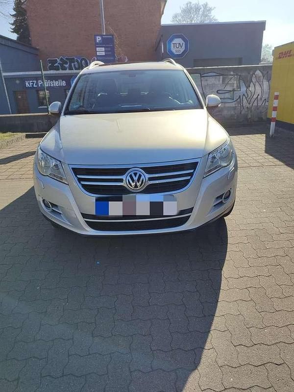 Grau Gebraucht 2011 VW Tiguan Team SUV | 6.200 € (Guter Preis) - Bild 1/4