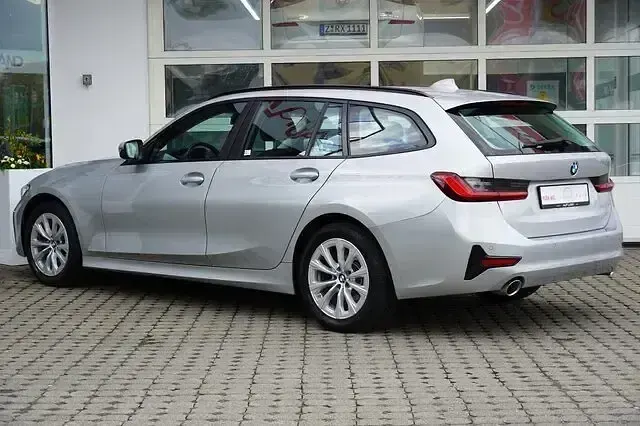 Gebraucht BMW 320 Advantage 190 PS (139 kW) 2020 Silber Limousine