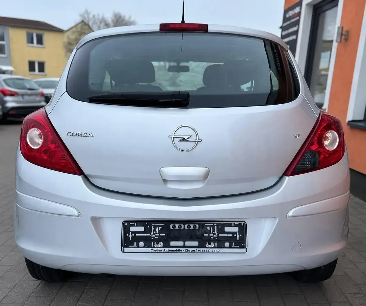 Gebraucht Opel Corsa 80 PS (58 kW) 2008 Silber Kleinwagen