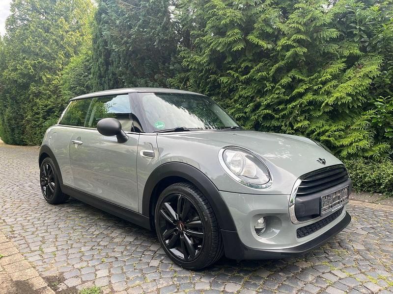 Grau Gebraucht 2017 Mini ONE Kleinwagen | 9.750 € (Fairer Preis) - Bild 1/4