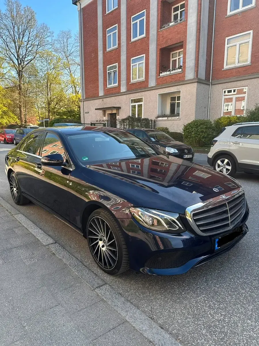 Gebraucht Mercedes E220 194 PS (142 kW) 2016 Andere farben Limousine
