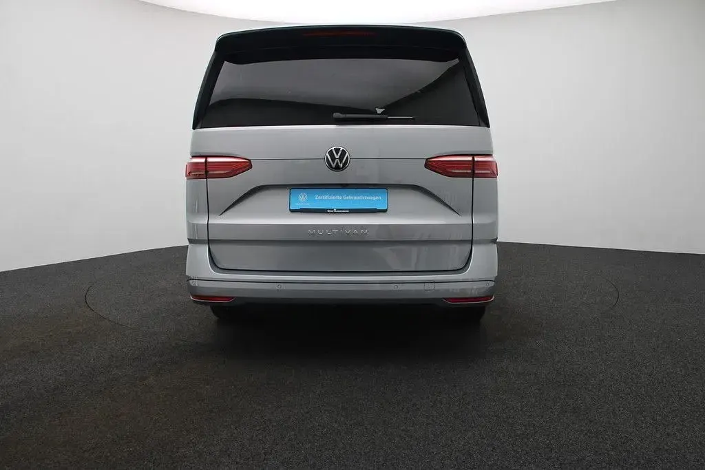 Używany VW Multivan Life 150 KM (110 kW) 2025 Srebrny Minivan