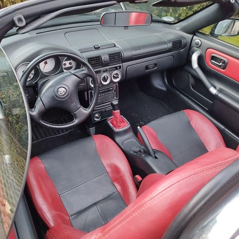 Gebraucht Toyota MR2 140 PS (102 kW) 2000 Schwarz Cabrio