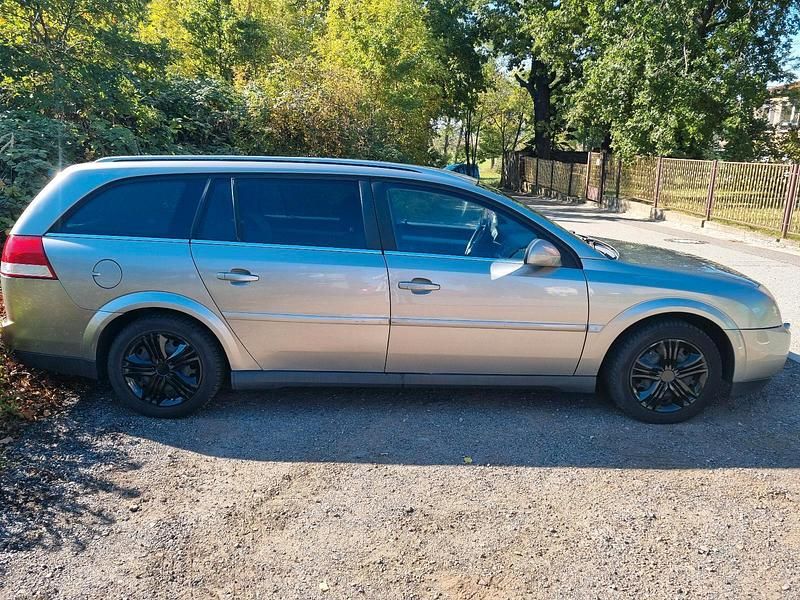 Silber Gebraucht 2005 Opel Vectra Kombi | 1.199 € (Guter Preis) - Bild 1/4