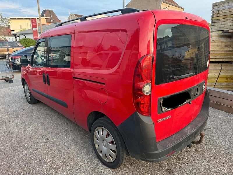 Second-hand Opel Combo 105 CP (77 kW) 2012 Roșu Monovolum