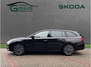 Neu Skoda Octavia 150 PS (110 kW) 2026 Schwarz (blackmagic perleffekt) Kombi