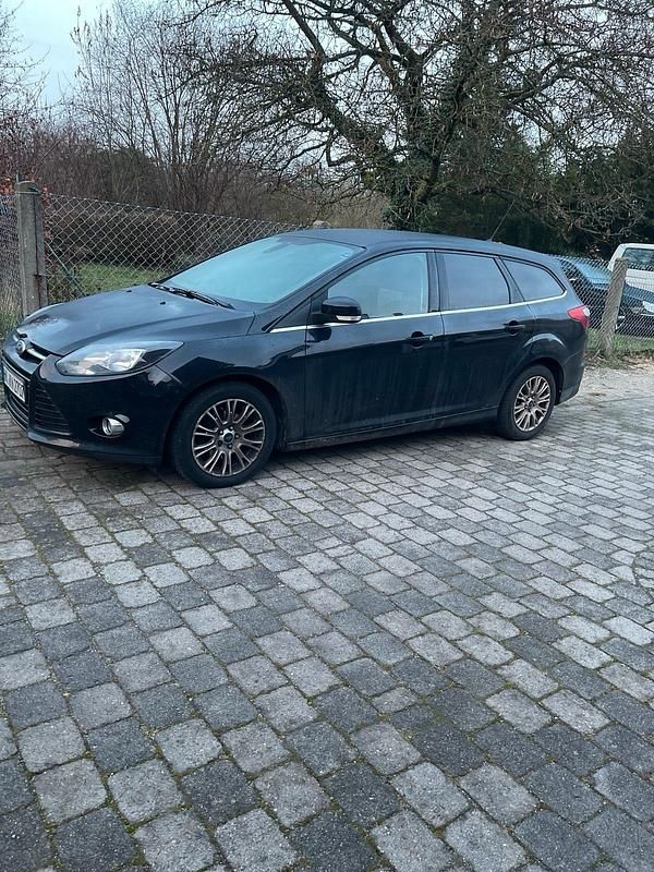 Gebraucht Ford Focus 115 PS (84 kW) 2014 Schwarz Limousine