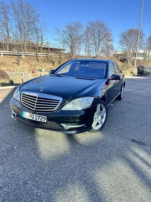 Schwarz Gebraucht 2010 Mercedes S500 Limousine | 16.999 € (Teuer) - Bild 1/4