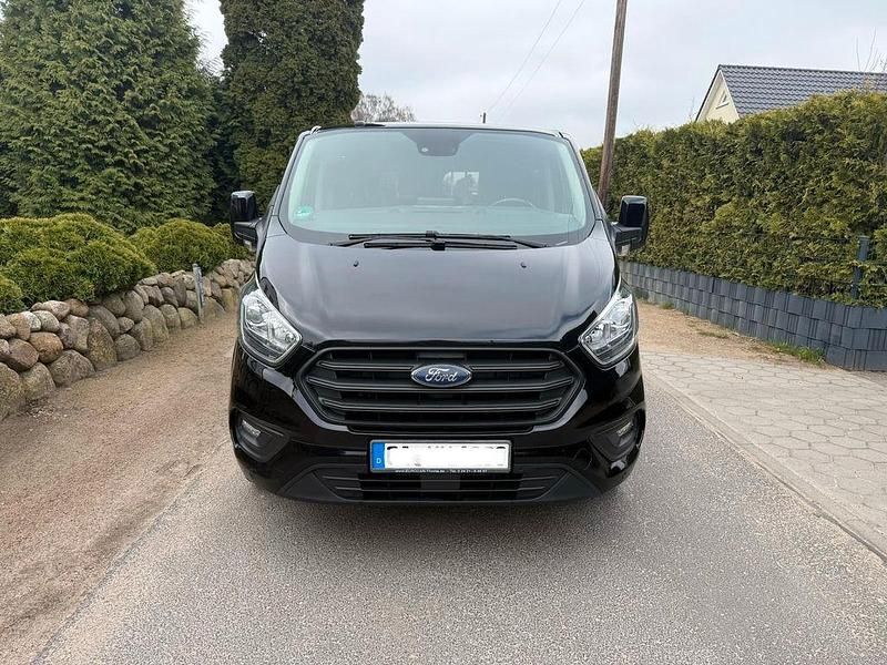 Gebraucht Ford Transit Custom 131 PS (96 kW) 2018 Schwarz Van / Kleinbus