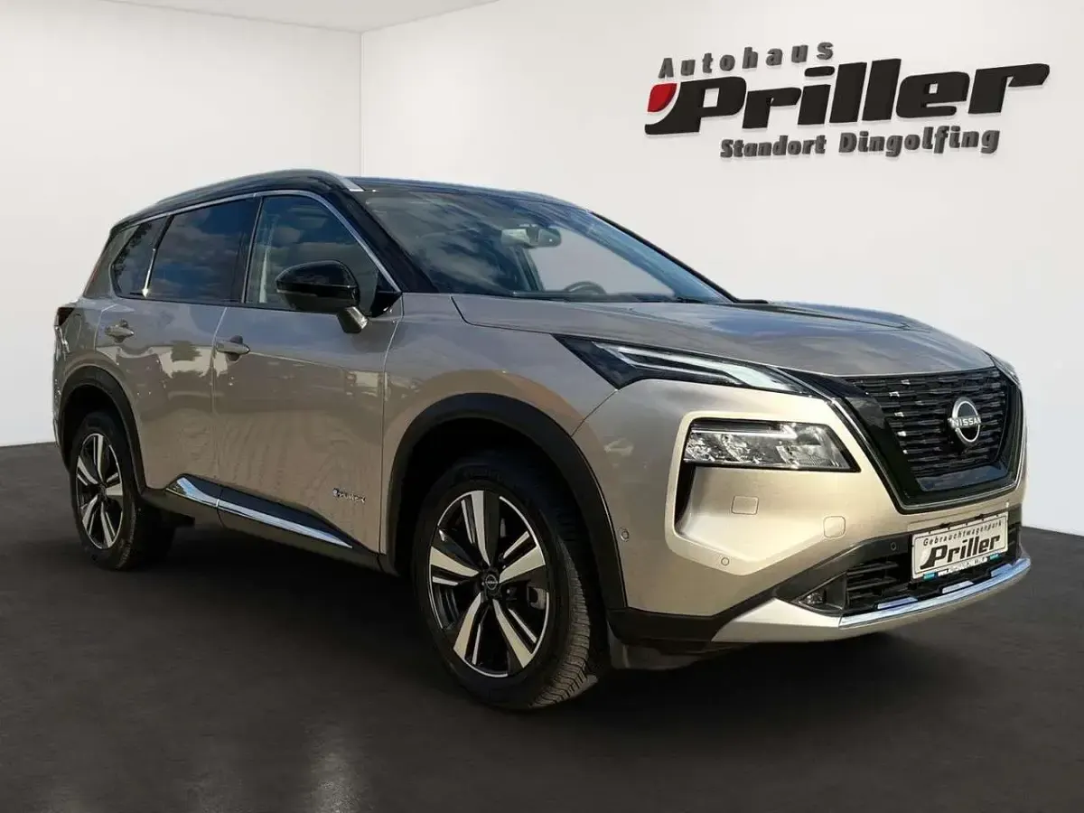 Gebraucht Nissan X-Trail Tekna 213 PS (156 kW) 2023 Silber SUV