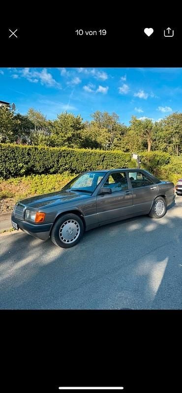 Grau Gebraucht 1988 Mercedes 190 Limousine | 8.300 € - Bild 1/4