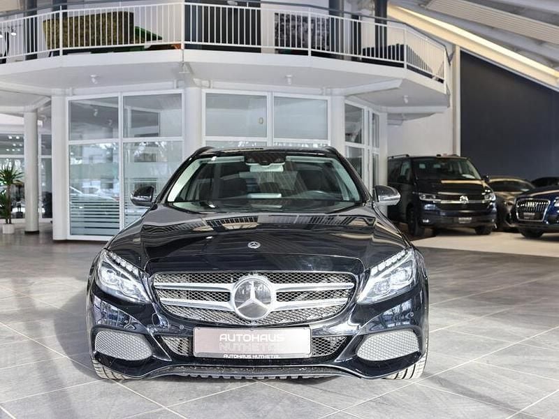 Gebraucht Mercedes C220 170 PS (125 kW) 2018 Schwarz (040) Kombi