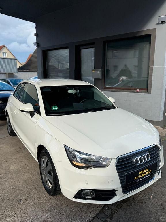 Gebraucht Audi A1 Attraction 86 PS (63 kW) 2013 Weiß Kleinwagen