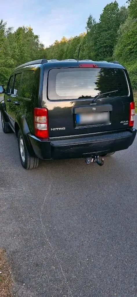 Gebraucht Dodge Nitro 177 PS (130 kW) 2009 Schwarz SUV