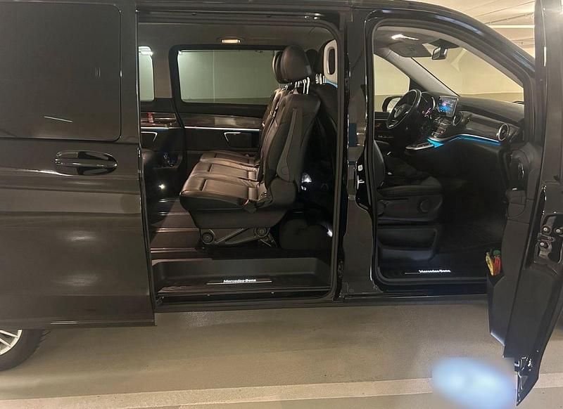 Gebraucht Mercedes V300 237 PS (174 kW) 2022 Schwarz Van / Kleinbus