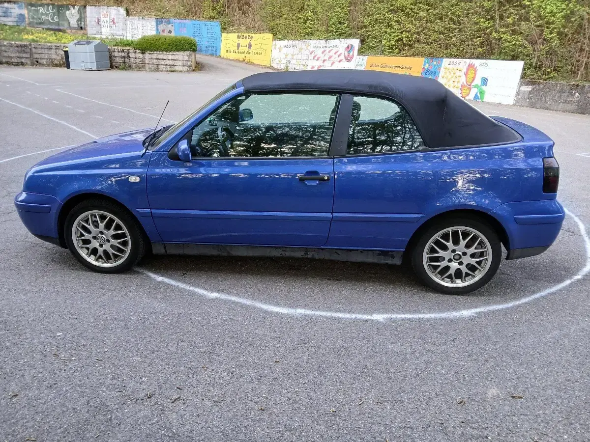 Gebraucht VW Golf 115 PS (84 kW) 2000 Blau Cabrio