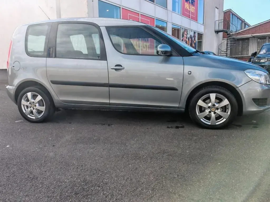 Gebraucht Skoda Roomster Comfort 86 PS (63 kW) 2011 Grau Van / Kleinbus