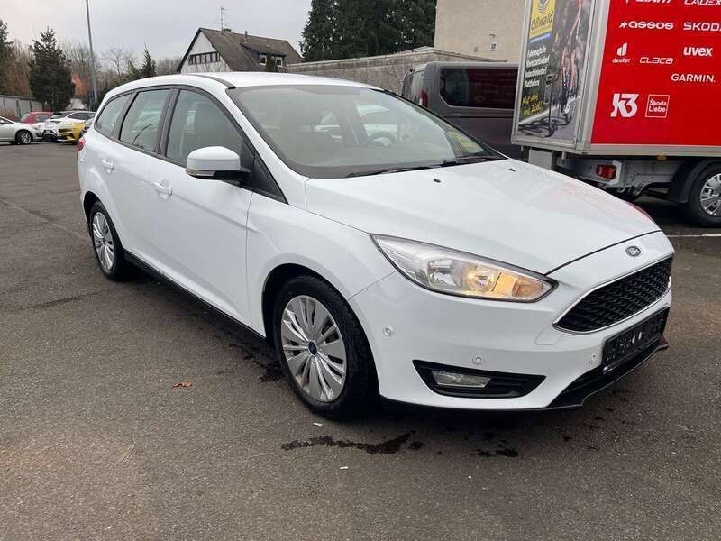 Gebraucht Ford Focus Business Edition 125 PS (91 kW) 2016 Weiß Limousine