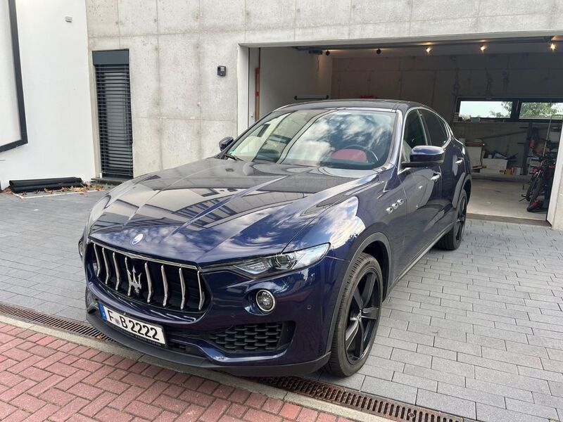 Blau Gebraucht 2019 Maserati Levante SUV | 40.870 € - Bild 1/4