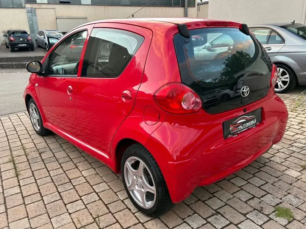 Gebraucht Toyota Aygo Cool 68 PS (50 kW) 2007 Rot Kleinwagen