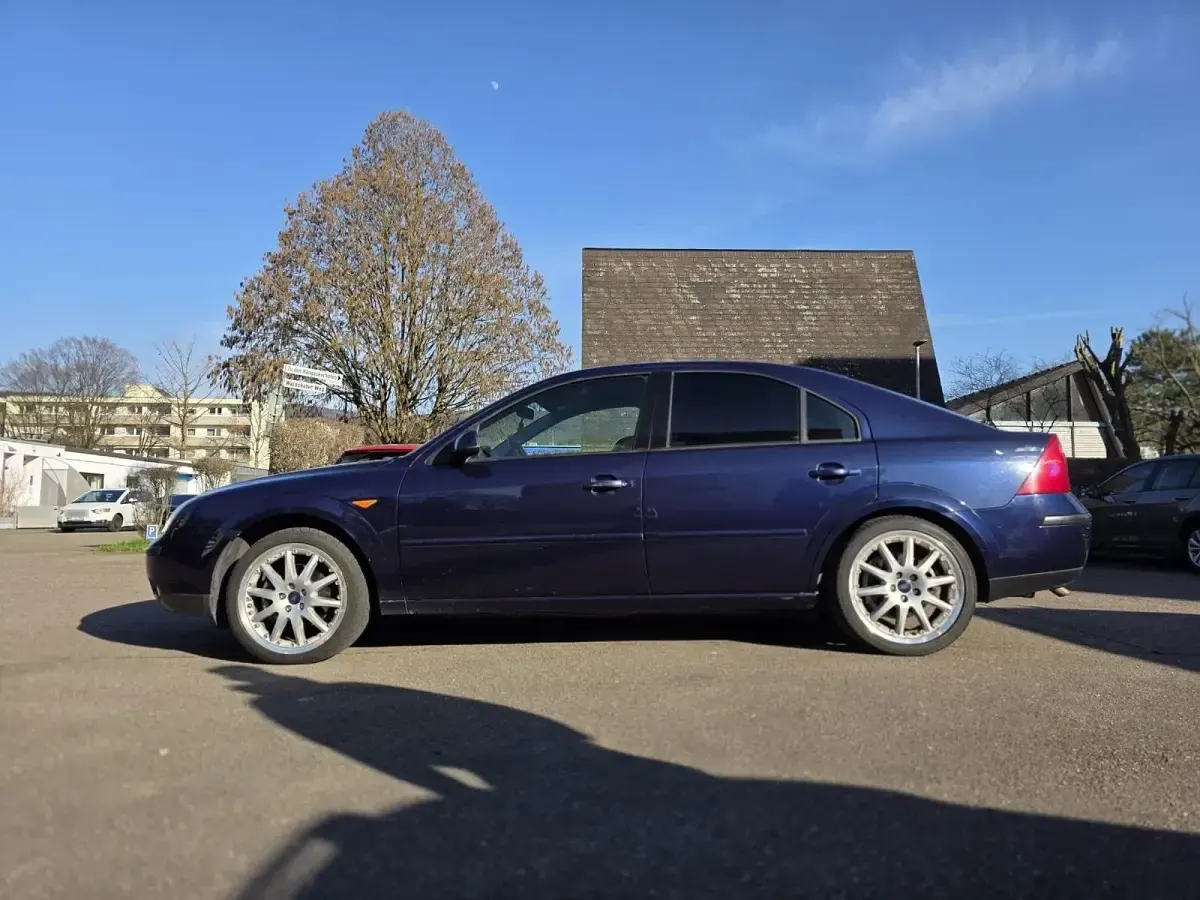 Occasion Ford Mondeo 145 ch (106 kW) 2001 Bleue Berline