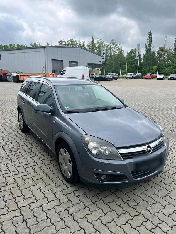 Grau Gebraucht 2005 Opel Astra Kombi | 1.200 € (Guter Preis) - Bild 1/4