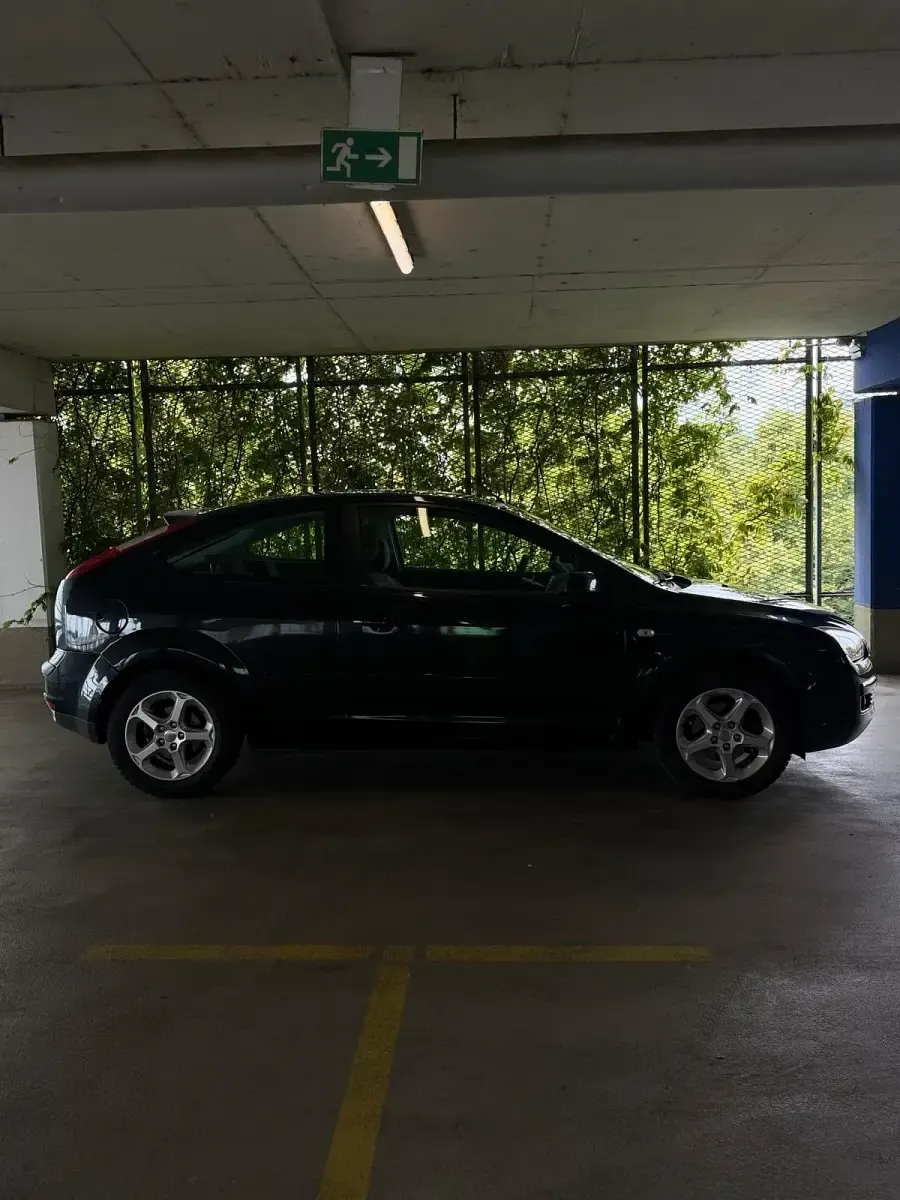Gebraucht Ford Focus 80 PS (58 kW) 2007 Schwarz Kleinwagen