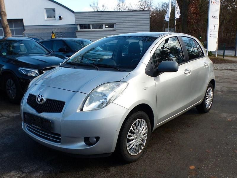 Gebraucht Toyota Yaris Sol 69 PS (50 kW) 2008 Silber Kleinwagen