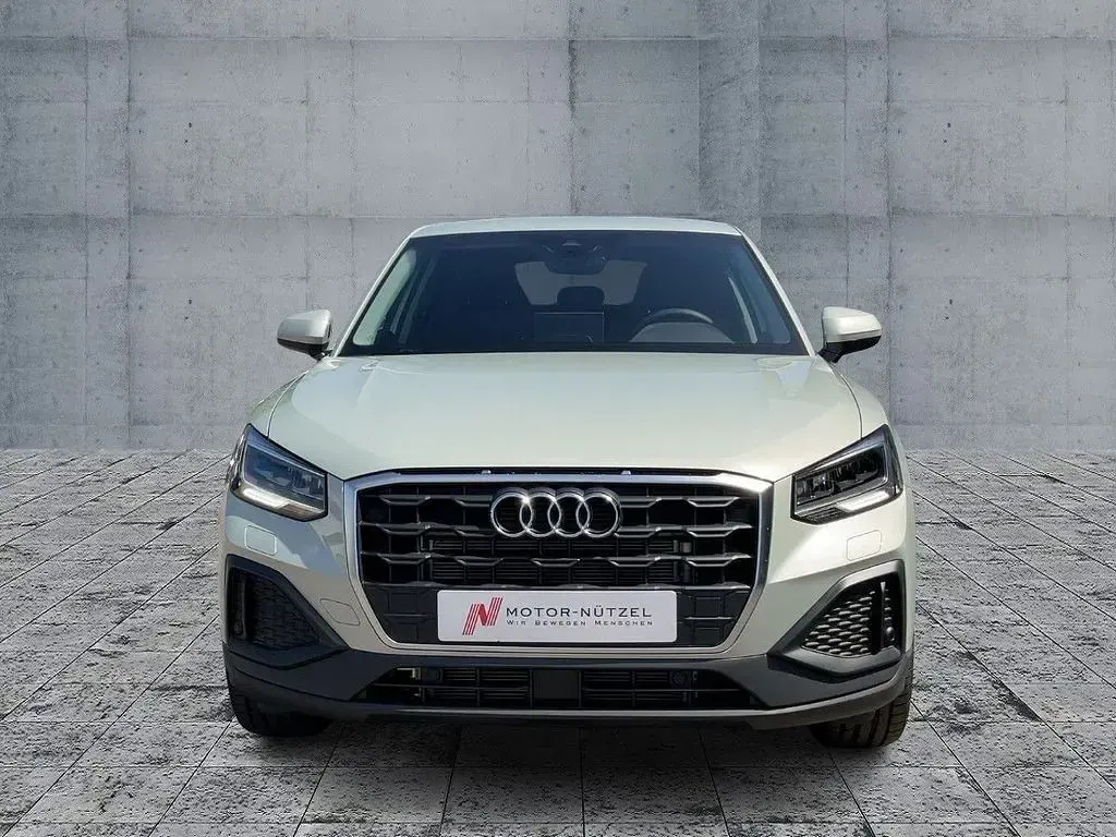 Neu Audi Q2 Sport 150 PS (110 kW) 2026 Silber SUV