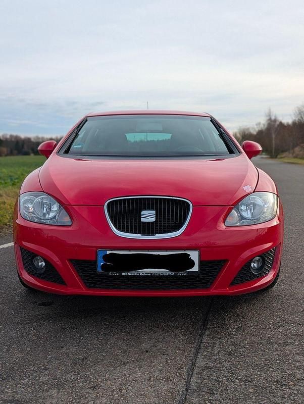Gebraucht Seat Leon 105 PS (77 kW) 2011 Rot Limousine