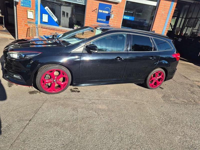 Gebraucht Ford Focus ST 185 PS (136 kW) 2016 Shadow black Kombi