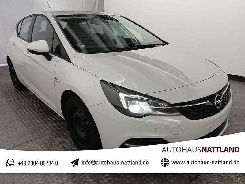 Weiß Gebraucht 2020 Opel Astra Limousine | 10.950 € (Fairer Preis) - Bild 1/4