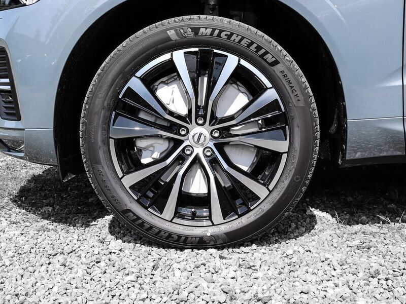 Gebraucht Volvo XC60 Core 197 PS (144 kW) 2024 Grau SUV