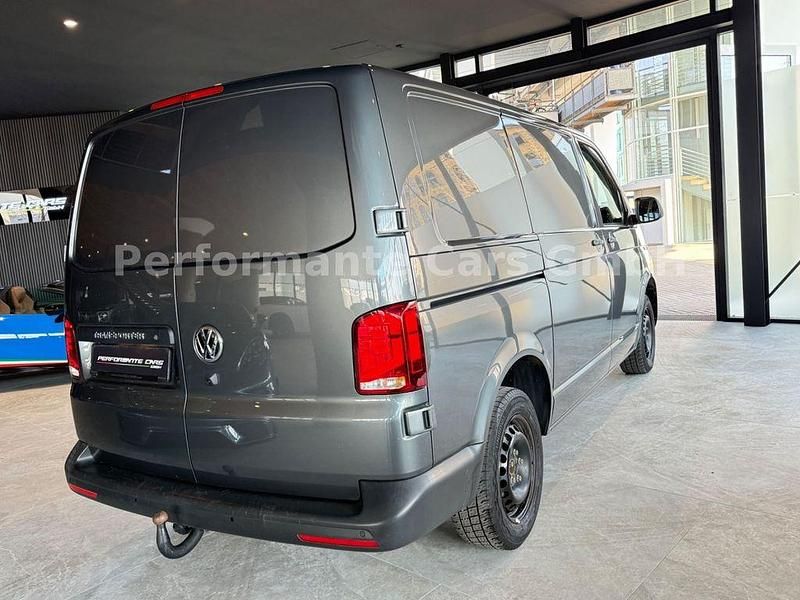 Gebraucht VW Transporter 150 PS (110 kW) 2023 Grau Van