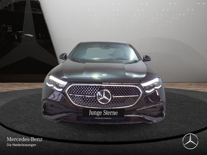 Gebraucht Mercedes E220 AMG 197 PS (144 kW) 2025 Schwarz Limousine
