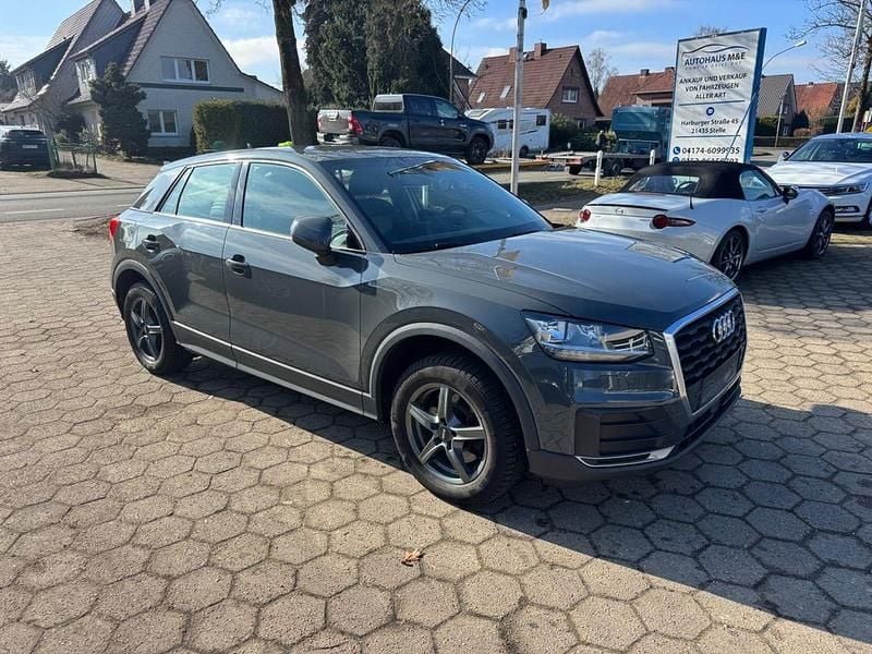 Gebraucht Audi Q2 Basis 116 PS (85 kW) 2017 Grau SUV