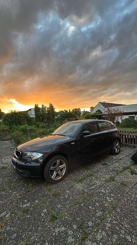 Schwarz Gebraucht 2008 BMW 120 Kleinwagen | 4.399 € (Fairer Preis) - Bild 1/4