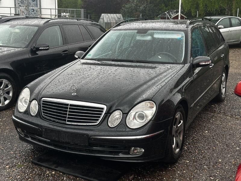 Grau Gebraucht 2004 Mercedes E320 Avantgarde Kombi | 1.499 € - Bild 1/4