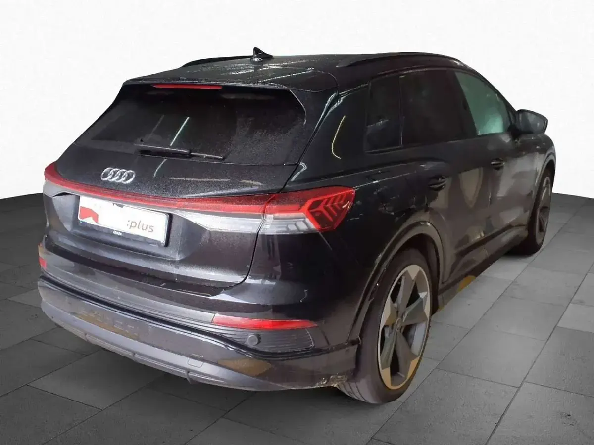 Używany Audi Q4 e-tron Ambiente 150 kW (204 KM) 2023 Czarny SUV