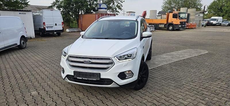 Weiß Gebraucht 2019 Ford Kuga Cool & Connect SUV | 12.900 € (Guter Preis) - Bild 1/4