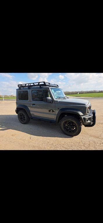 Gebraucht Suzuki Jimny 102 PS (75 kW) 2024 Grau SUV