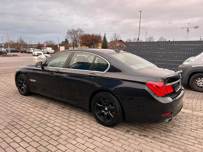 Gebraucht BMW 730 245 PS (180 kW) 2010 Schwarz Limousine