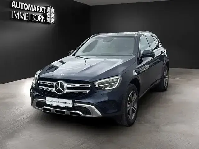 Gebraucht Mercedes GLC300e Exclusive 320 PS (235 kW) 2021 Cavansitblau (metallic) SUV