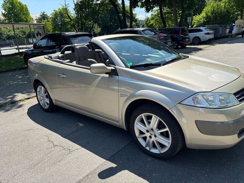 Andere außenfarben Gebraucht 2004 Renault Mégane Cabriolet Authentique Cabrio | 2.690 € (Fairer Preis) - Bild 1/4